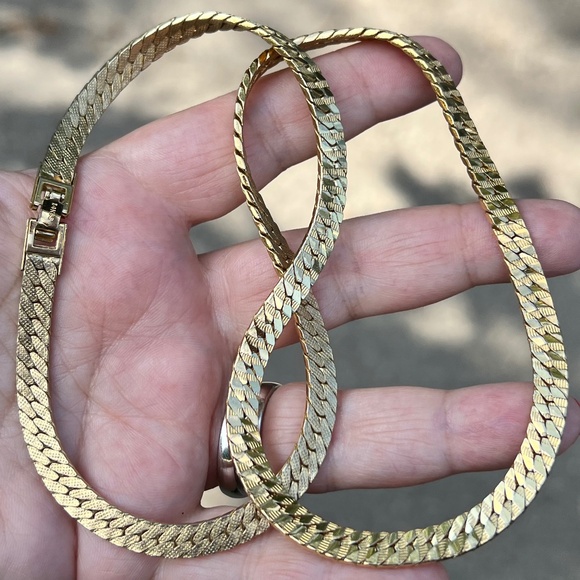 VINTAGE 14K GOLD FILLED THICK ETCHED DESIGN HERRINGBONE CHAIN NECKLACE SOLID